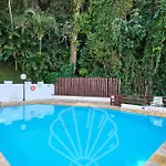 Frente pro MAR, com 2 Suítes, no centro de Ubatuba